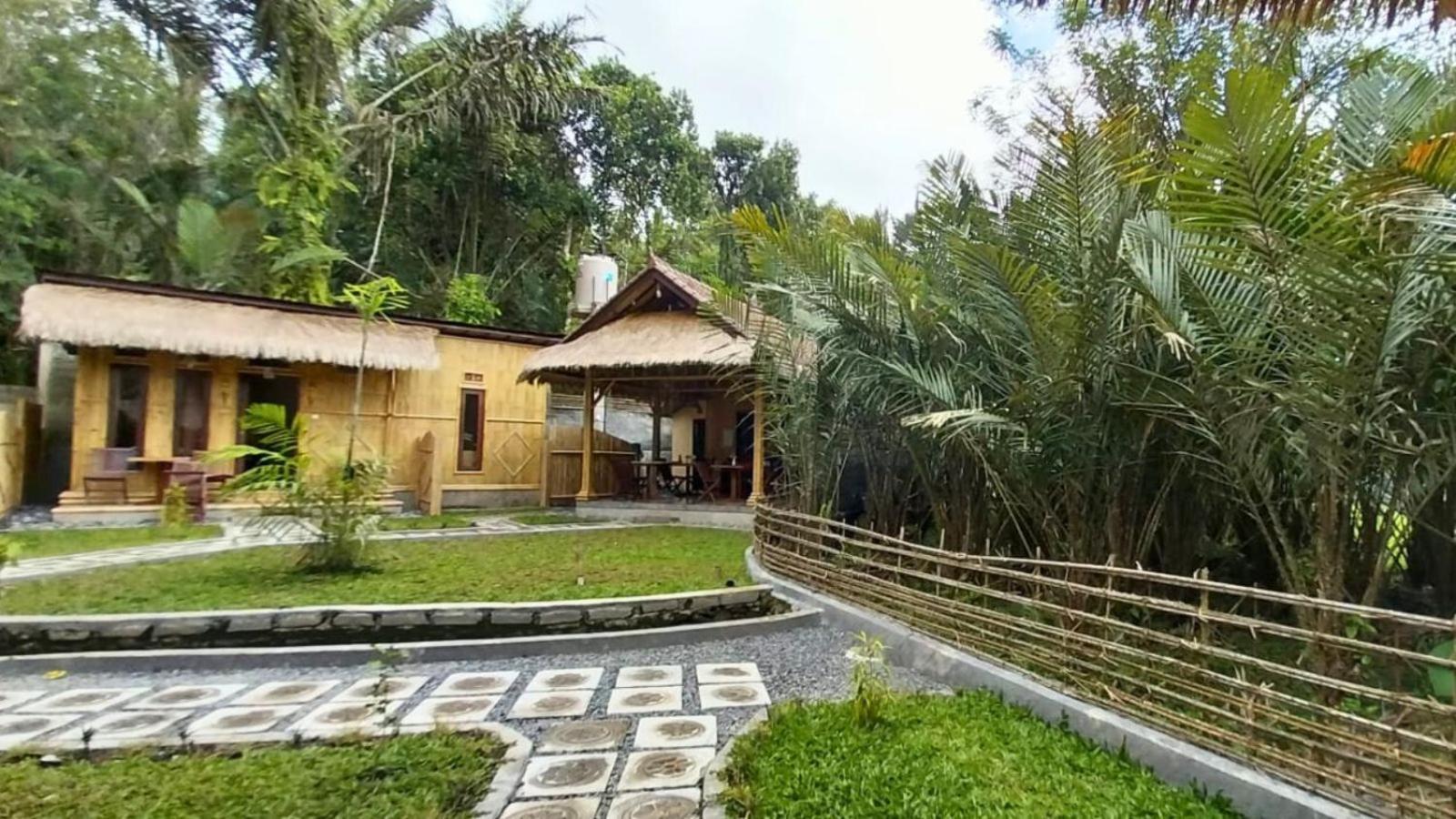Pondok Sapta Sallaca Selat Kültér fotó